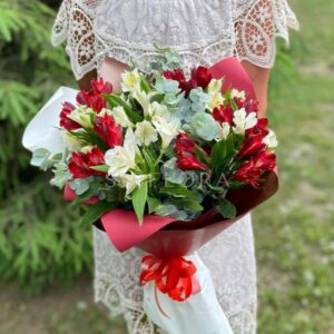 Букет из 11 альстромерий