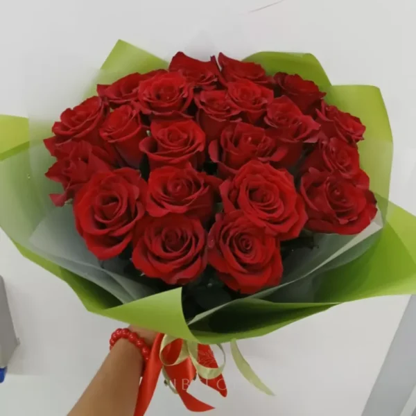 Букет из 21 красной розы