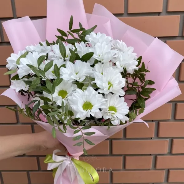 Букет из 3 хризантем и фисташки