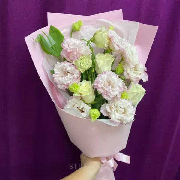 Букет из 3 роз и эустом