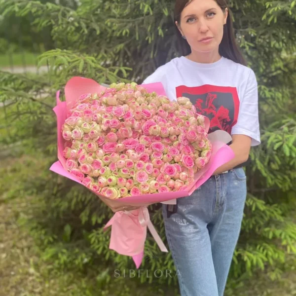 Букет из 35 кустовых роз