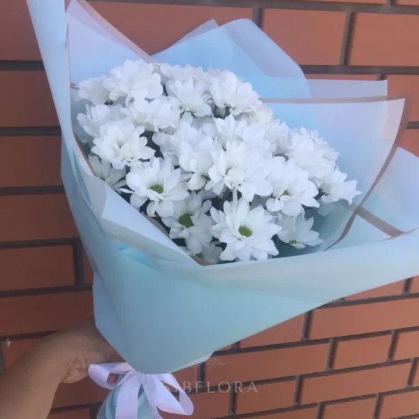Букет из 5 белых хризантем