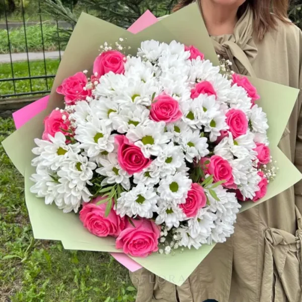 Букет из 8 хризантем и роз
