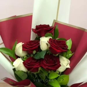 Букет из 9 красных и белых роз