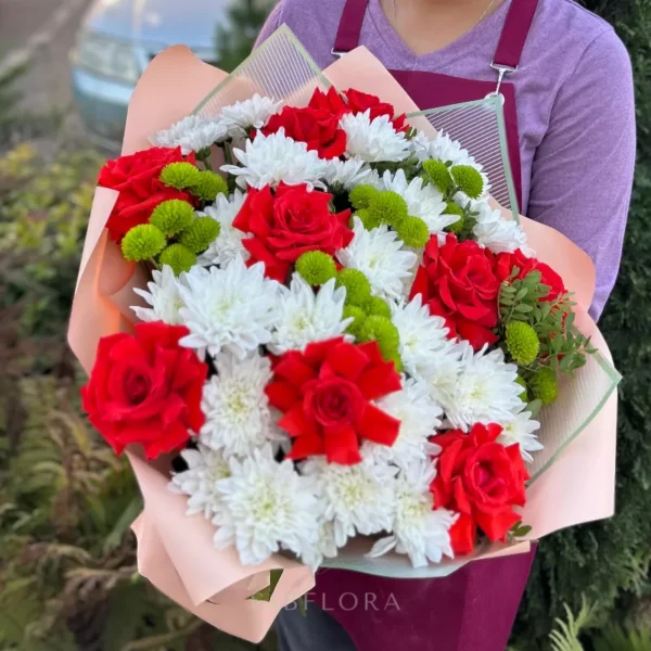 Букет из 9 роз и хризантем