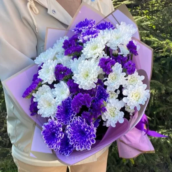 Букет из хризантем и статицы
