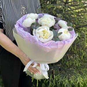 Букет из 7 пионов №368