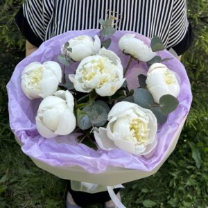 Букет из 7 пионов №368