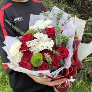Букет из роз, диантусов и хризантем №412