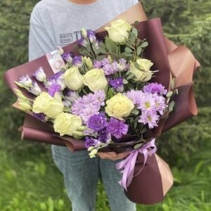 Букет из роз, эустом и хризантем №411