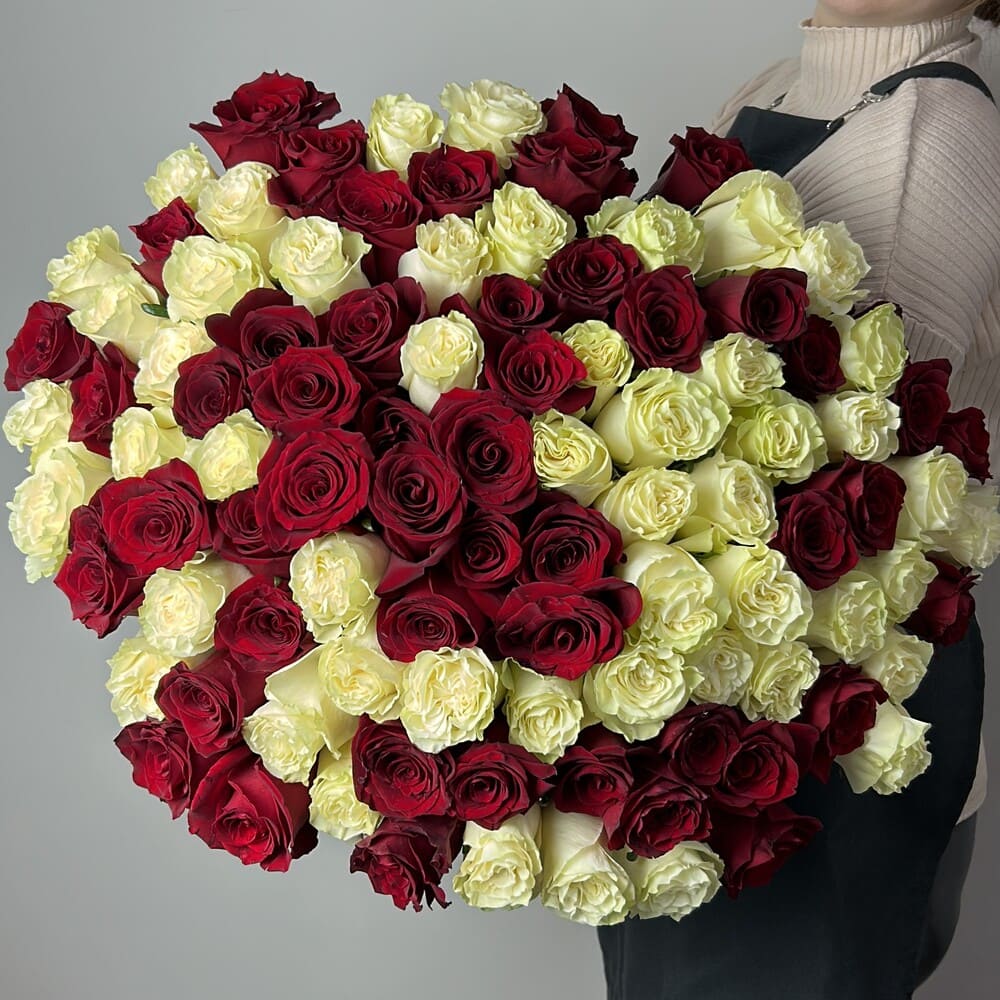 Букет из 101 красной и белой розы №445 Букет из 101 красной и белой розы №445