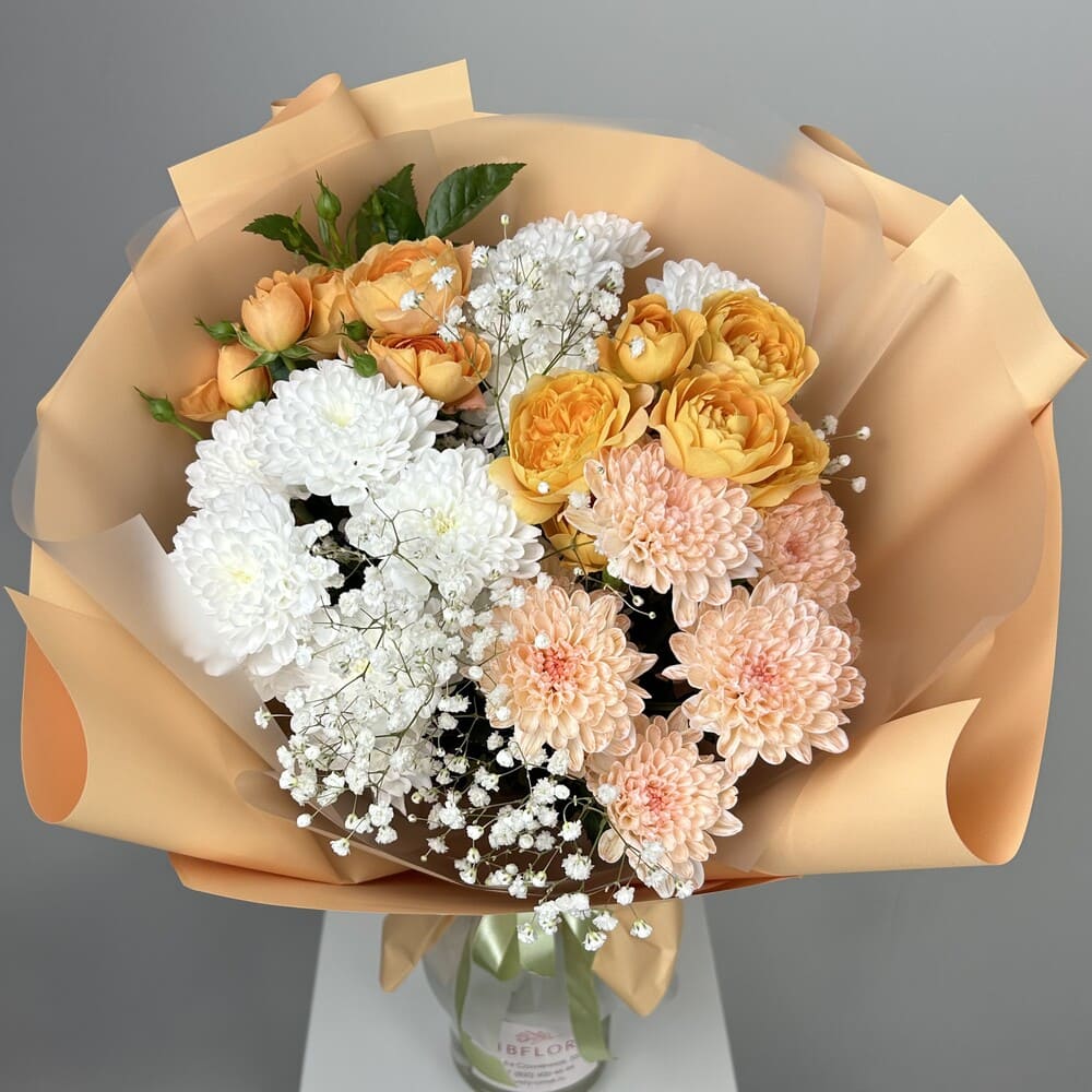 Букет из хризантем, кустовой розы и гипсофилы №439 Букет из хризантем, кустовой розы и гипсофилы №439