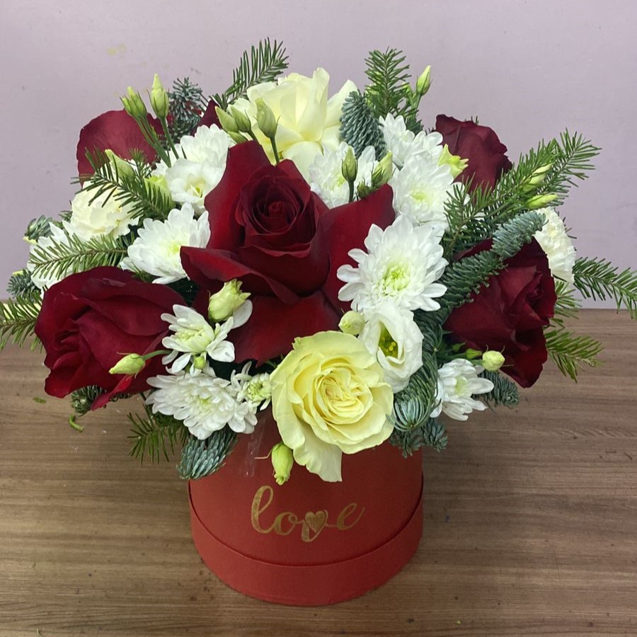 buket-v-korobke-iz-roz-s-nobilisom-523-2