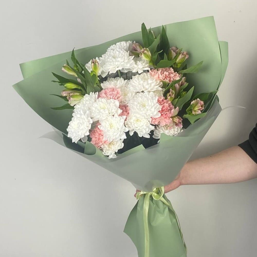 Букет из хризантем, альстромерии и диантуса №535 Букет из хризантем, альстромерии и диантуса №535