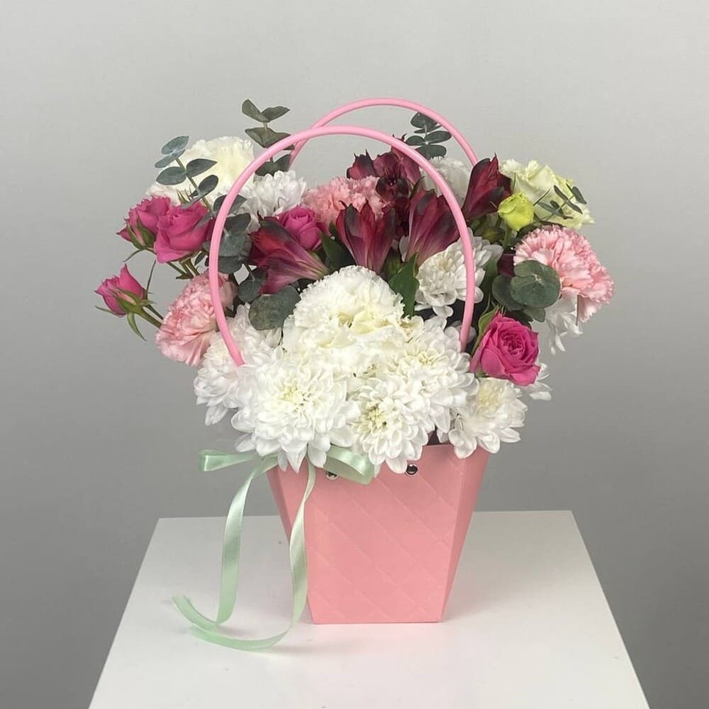 Букет из хризантем, кустовой розы и альстромерии №536 Букет из хризантем, кустовой розы и альстромерии №536