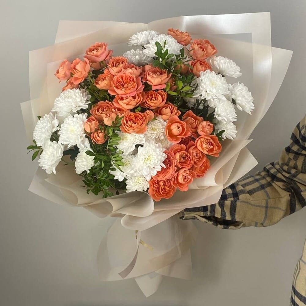 Букет из хризантем и кустовой розы №537 Букет из хризантем и кустовой розы №537