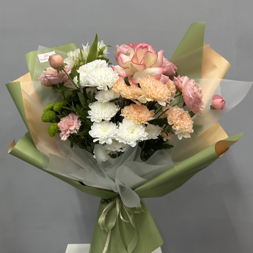 Букет из хризантем, кустовой розы и альстромерии №543 Букет из хризантем, кустовой розы и альстромерии №543