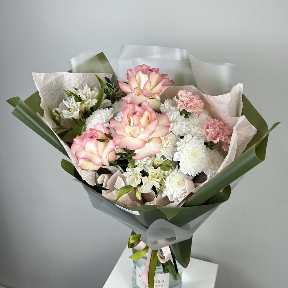 Букет из роз, хризантем и альстромерии №544 Букет из роз, хризантем и альстромерии №544