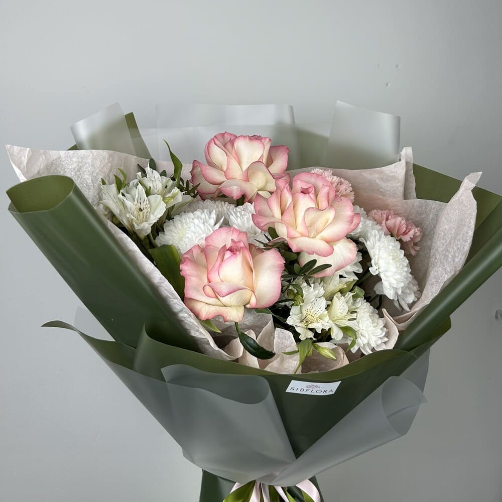 Букет из роз, хризантем и альстромерии №544 Букет из роз, хризантем и альстромерии №544